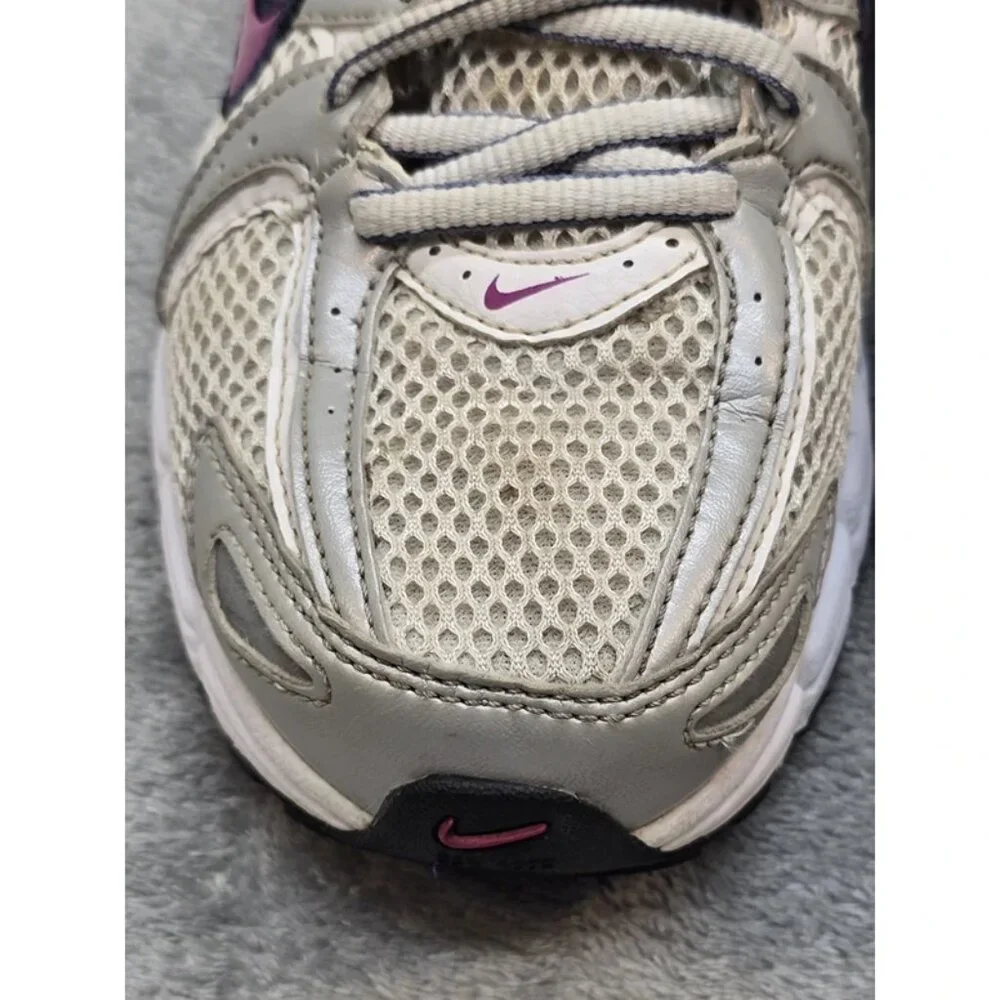 Nike womens pre